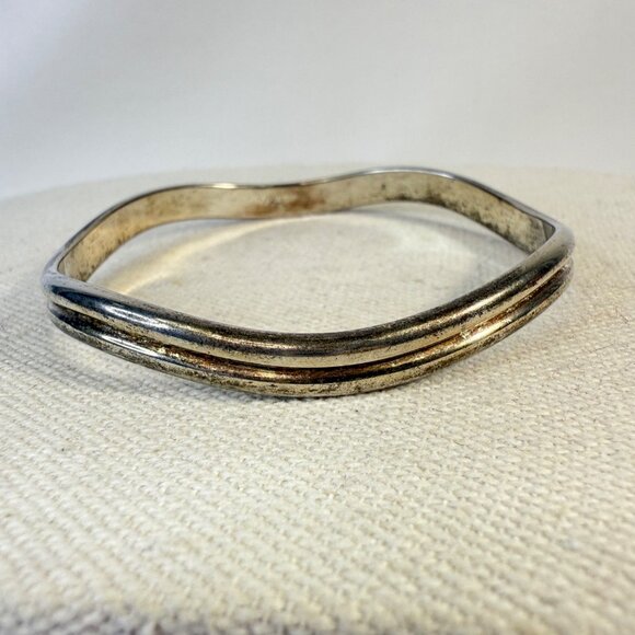 Vintage Monet Wavy Bangle Bracelet Silver-Tone Classic - Picture 1 of 7